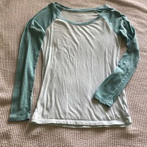 American Eagle raglan